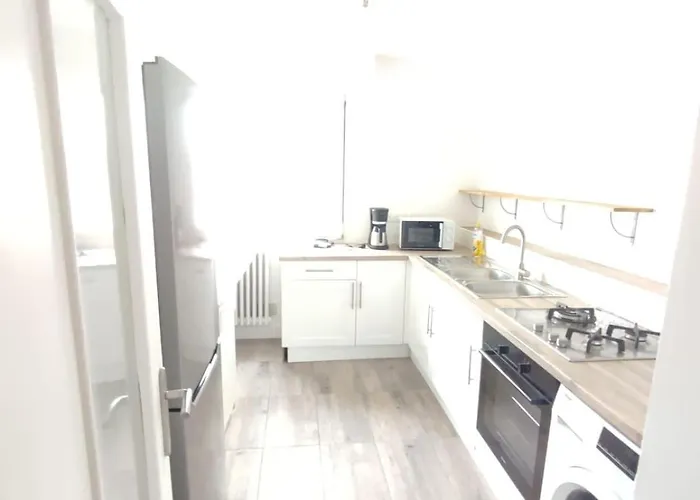 Logement Entier : - *