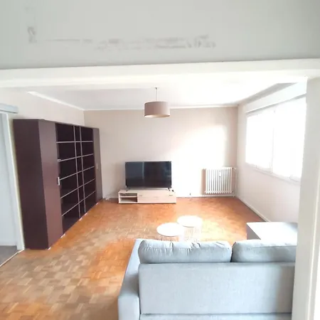 Logement Entier : - Apartment *